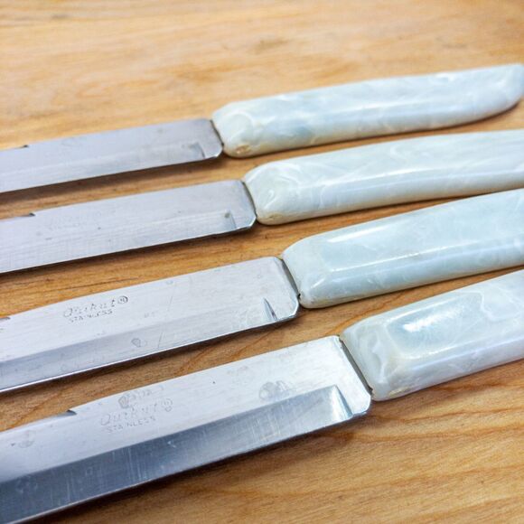 1950’s Quikut “Hollow Ground” Steak Knives - Pearl Tenite Handles - Picture 5 of 5